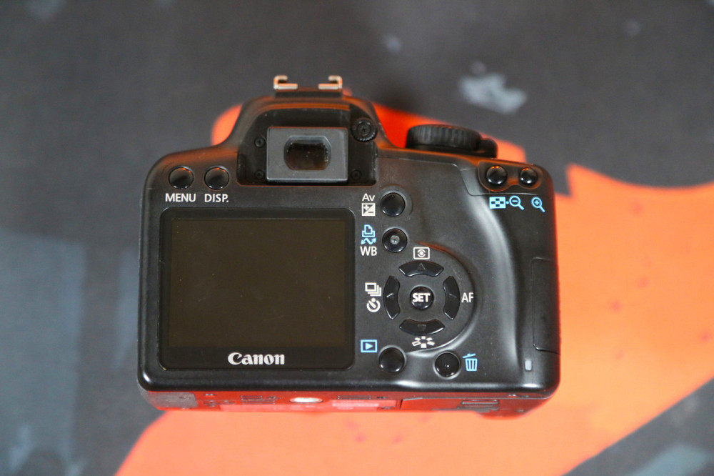 Зеркальный фотоаппарат Canon EOS 1000D + 18-55мм. Комплект. Б\У Киев - изображение 5