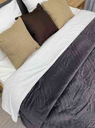 Покрывало стеганое Decorator Велюр листья 150х220 см графитовый (85-033) Киев