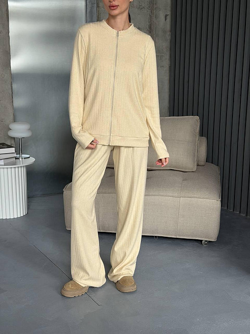 Жіночий повсякденний костюм-трійка з трикотажу Бежевий Одеса - фото 5