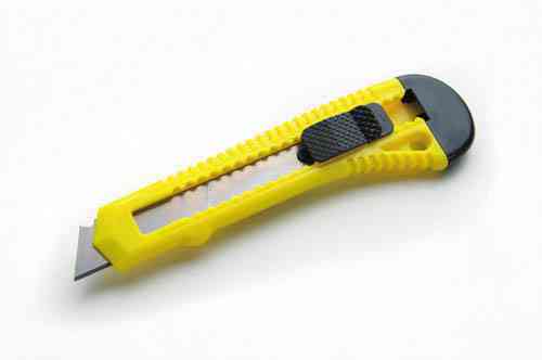 Ніж висувний 18 мм посилений, автозамком СІЛА Рівне