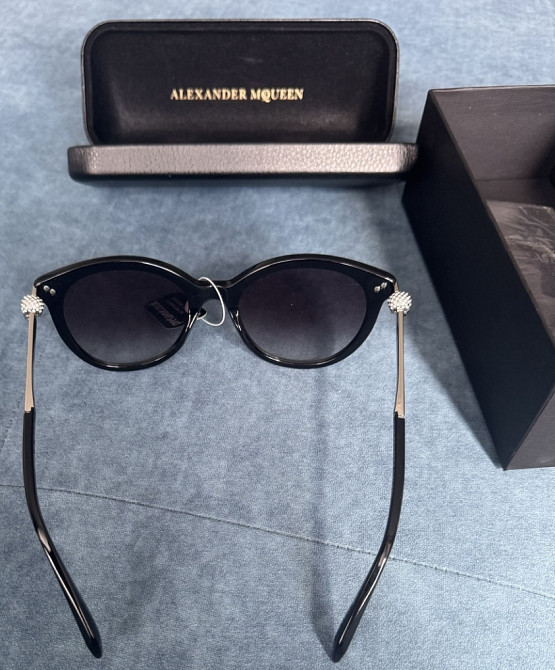 Солцнезащитные очки  Alexander Mcqueen Iconic. Киев - изображение 3