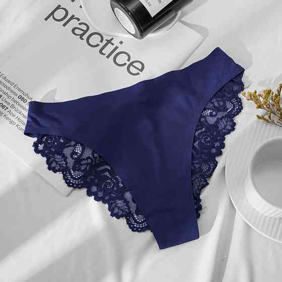 Набір безшовних трусів 3 штуки 42 чорний синій червоний Київ