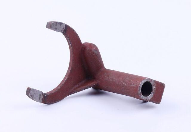 Вилка перемикання передач середня КПП ДонгФенг 354/404 Мукачево - фото 1