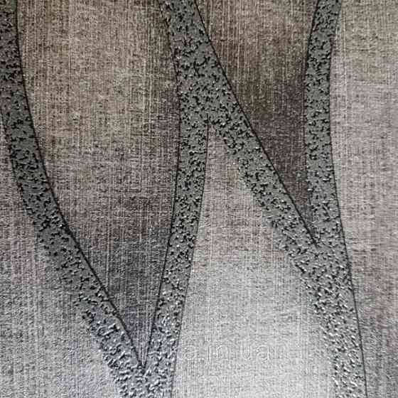 Обои виниловые на флизелине  Grandeco Gravity геометрия полосы волны черные с серебром на серо черном Киев