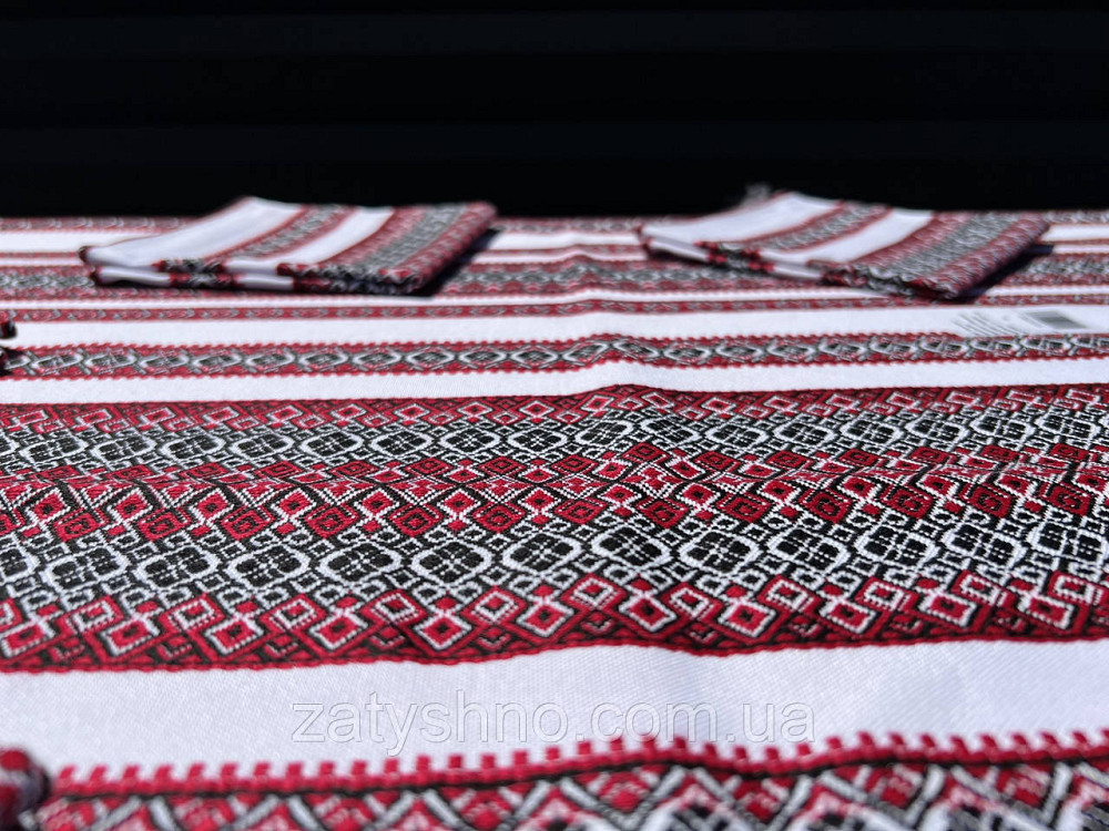 Вишита червона скатертина з чорним Київ - фото 2