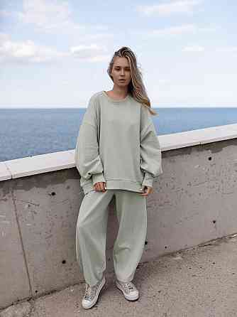 Женский оверсайз костюм: объемная кофта с трендовыми брюками бананами турецкий дабл фейс 100% хлопок Оливка Одесса