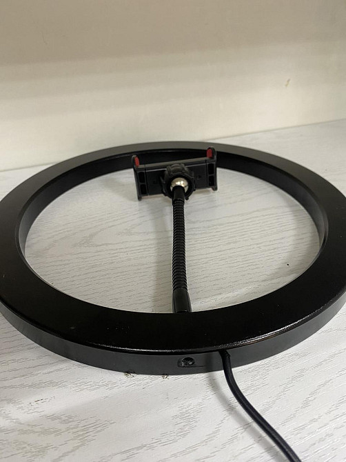 Кольцевая светодиодная LED лампа 26см ELEGIANT EGL-02 Black — Настольный кольцевой светильник 10.2