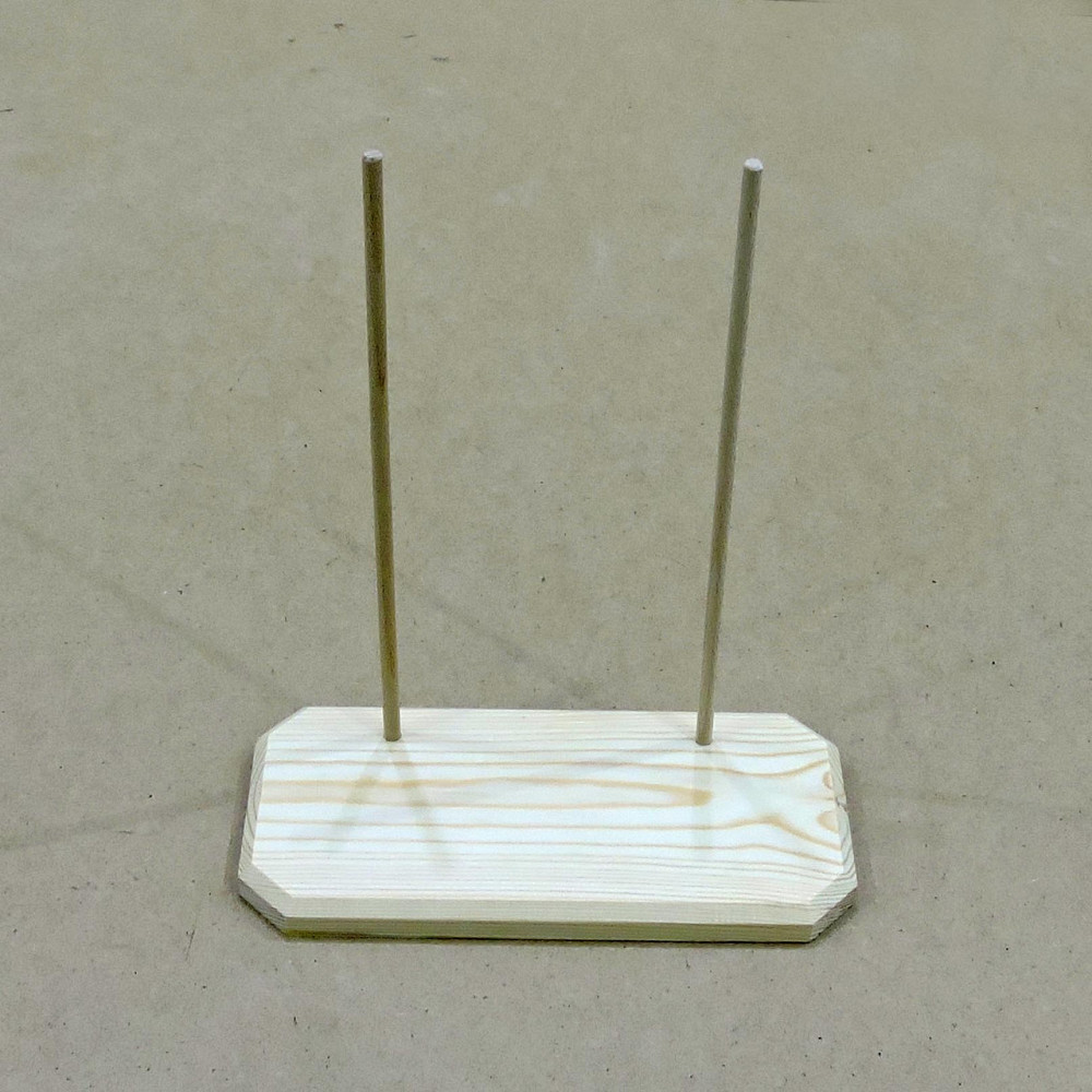 Подставка для кукол 