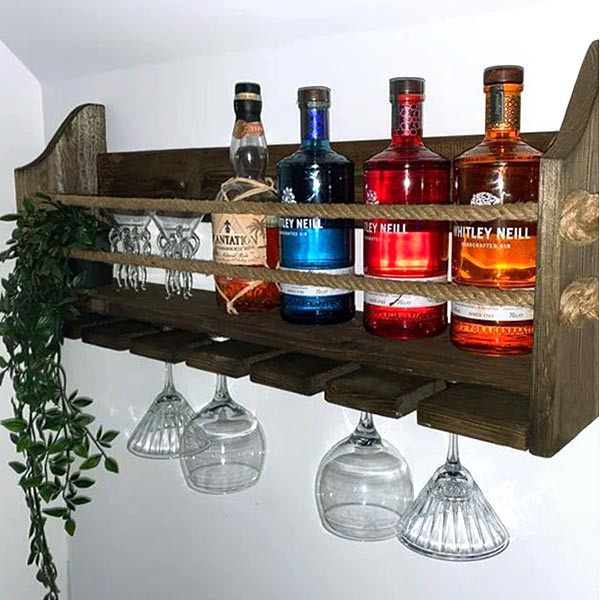 Настенная винная полка 