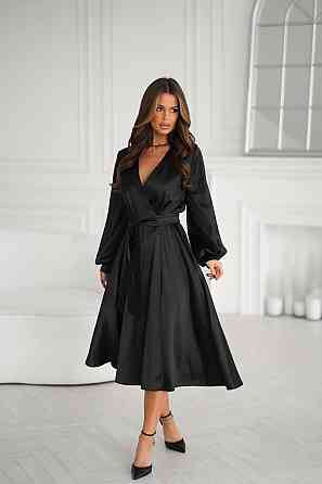 Жіноча сукня з запахом, з атласу Одеса