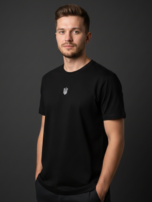 Вишитий Тризуб на чорній футболці Київ - фото 2