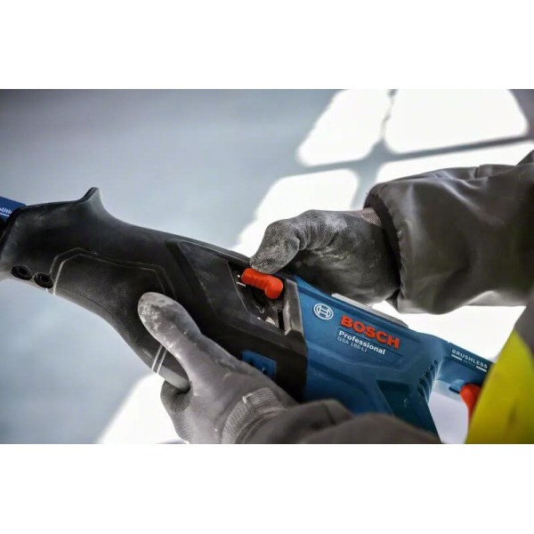 Акумуляторна шабельна пила Bosch GSA 185-LI 18В, безщіткова, 2 полотна, без АКБ Київ - фото 7