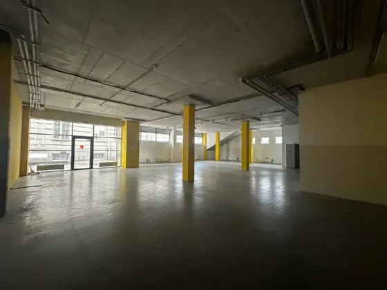 Торговое помещение в аренду в бизнес-центре железнодорожной станции. Свежая реконструкция, крупная витрина. Безопасность электроэнергии 30 кВт круглос Днепр