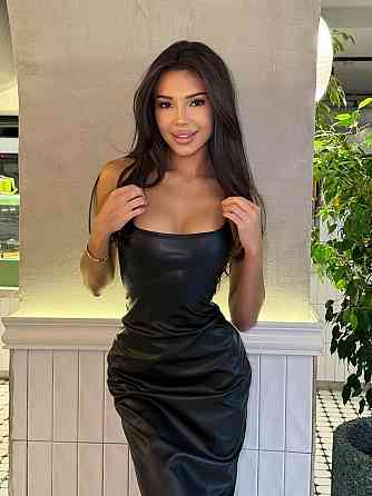 Женское романтическое элегантное платье из эко-кожи. Одесса