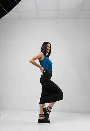 Юбка с фигурным разрезом 