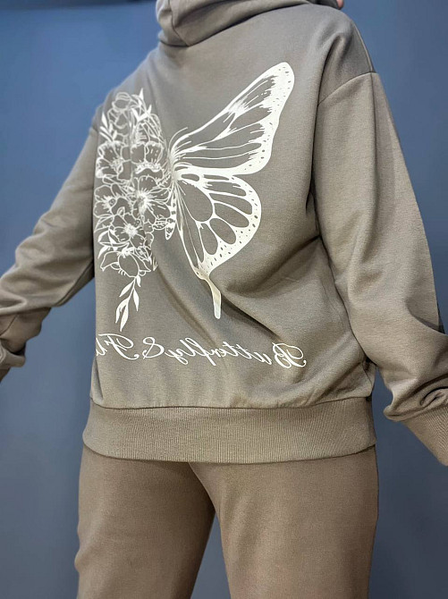 Костюм женский Joggy 7924-7631 джоггеры на резинке и худи с капюшоном бабочка на спине коричневый, коричневый, XS Киев - изображение 2