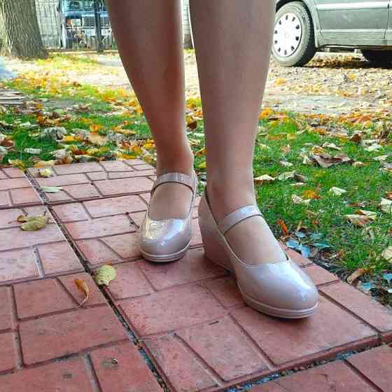 -Жіночі Туфлі на Танкетці Бежеві на Платформі Лакові Шкіряні (розміри: 37,39,40,41,42) — 6-13 Дніпро