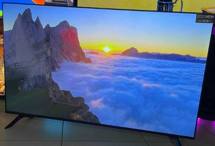 Телевізор Безрамний: 65" HDR 4K UHD LG 65UR7300. Київ - фото 2
