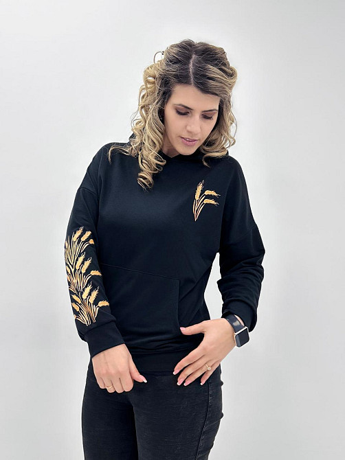 Демисезонный женский худи с принтом 