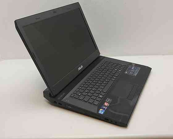 Ноутбук ASUS ROG G73J i7-720QM\2+2+2+2\0\ATI HD 5870 АКБ- (товар вживаний) Луцьк