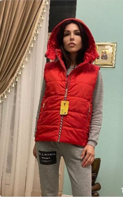 Женская  весенняя  короткая красная жилетка. Женский жилет 44-5_р Киев - изображение 1