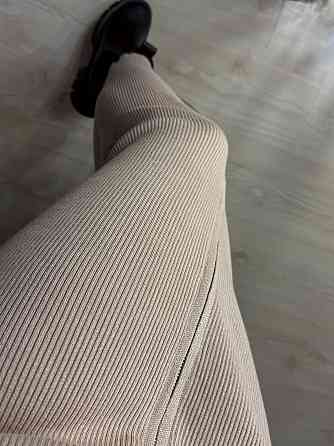 Платье женское Joy One 421 вязаное длинное на молнии в рубчик, бежевый, one size Киев