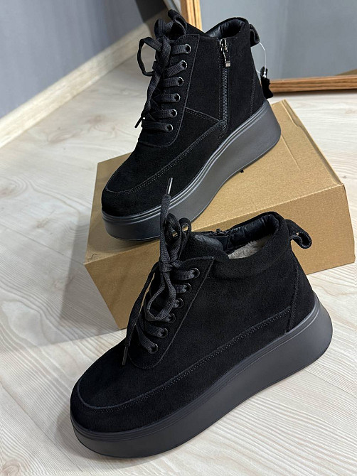 Ботинки женские Hengji 280-6 зимние на меху на темной подошве замшевые черные, 39, 24,5 см Киев - изображение 1