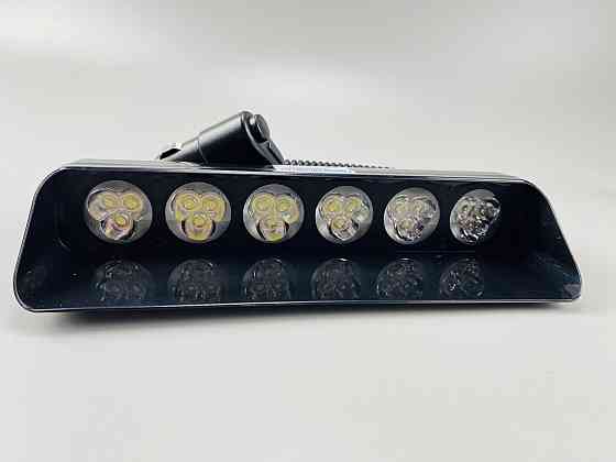 Маячок проблисковий S7 стробоскоп автомобільний 9-80V 18 led діодів білий спалах під скло Мукачево