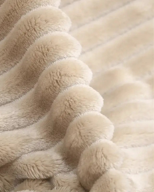 М’який плед-покривало Colorful Home 🛋️ 200×220 см — теплий, пухнастий, стильний дизайн Київ - фото 3