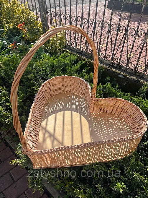 Кошик плетений для квітів у формі серця Київ - фото 6