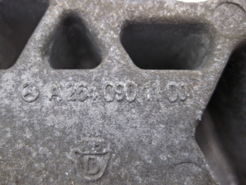 Mercedes-Benz  A2640901100 Нижній кронштейн інтеркулера C-Class W205 Одеса - фото 3