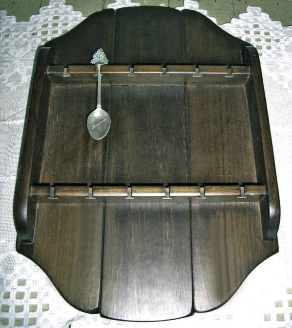 Полка для коллекции ложек 