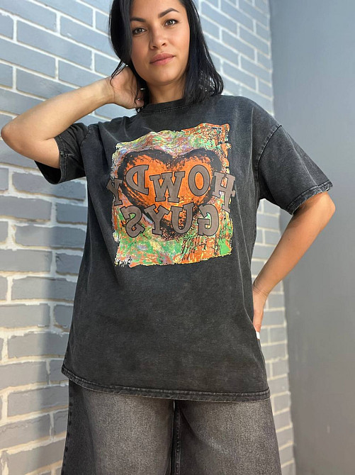 Футболка жіноча YIGOU 36 варена малюнок напис HOWDY GAYS подовжена one size чорна, чорний, one size Київ - фото 5