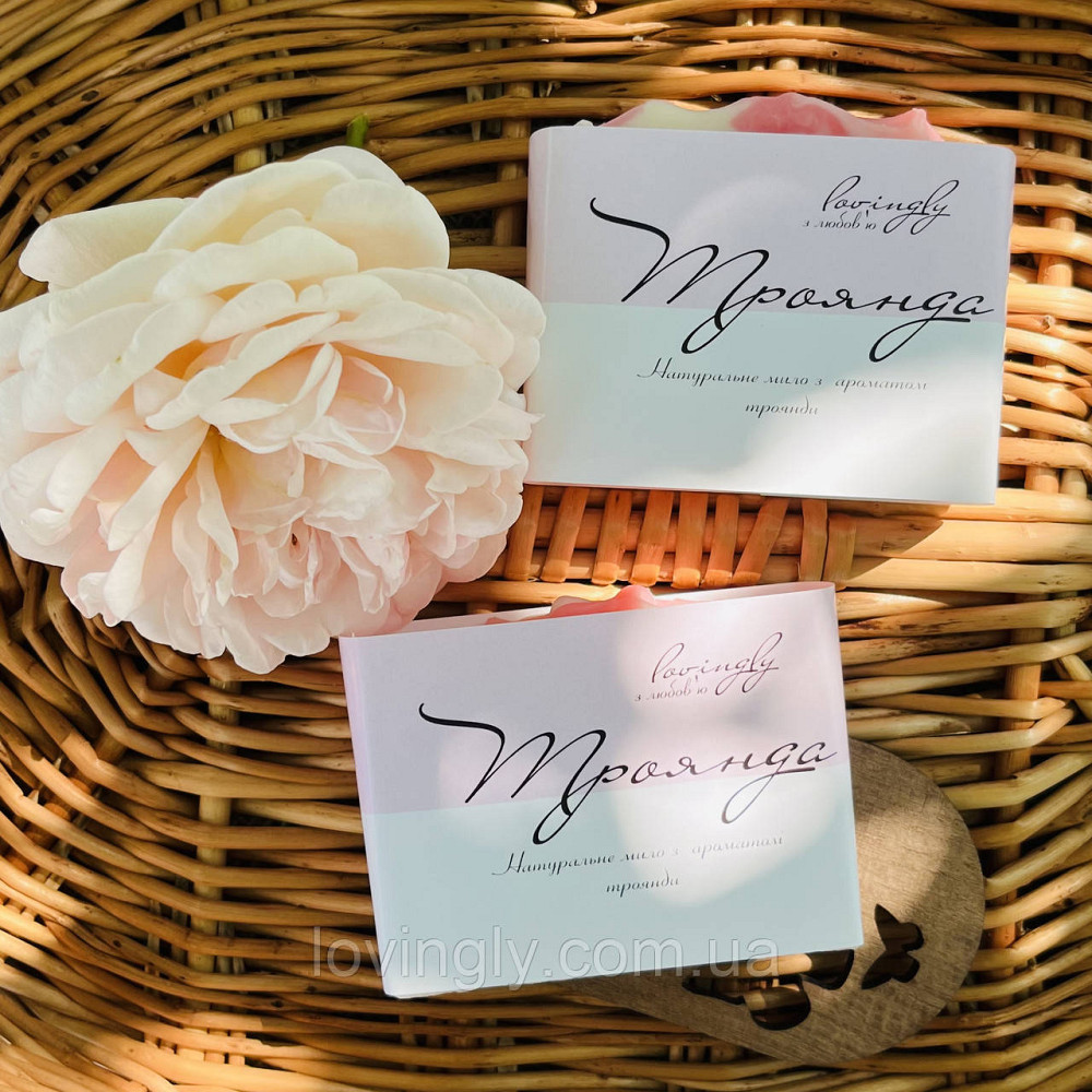 Натуральне мило з ефірною олією троянди на дерев’яній мильниці з акації Ірпінь - фото 2