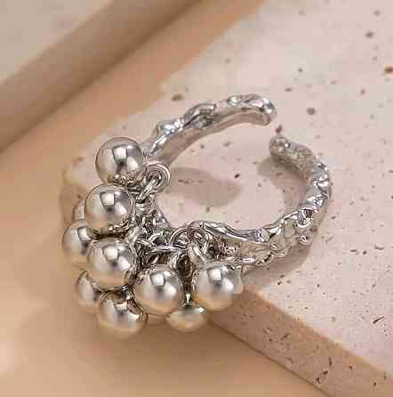 Каблучка відкрита срібляста з кульками регульована жіноча стильна прикраса Київ