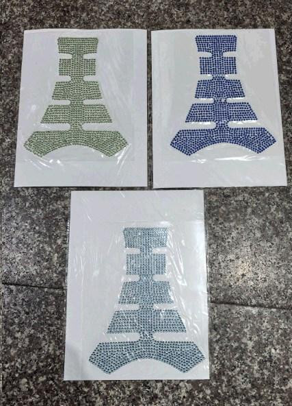 Наклейка на бак (20x16см, срібло стрази) Мукачево - фото 1