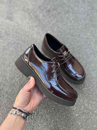 Notta bene Топсайдери жіночі з натуральної лакованої шкіри на низькому ходу шоколадні демісезон Коломия