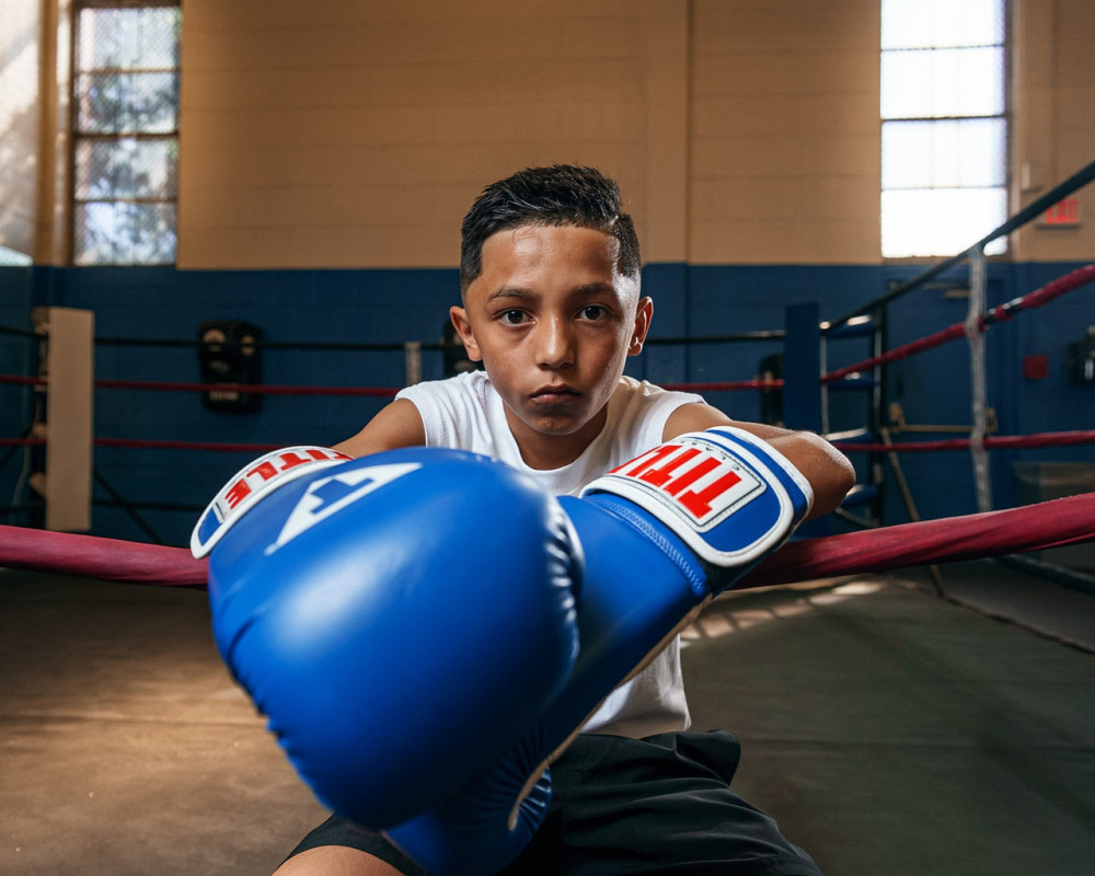 Рукавички боксерські для боксу та єдиноборств професійні оригінальні TITLE Classic Pro Blue 14 унцій чорні Київ - фото 8