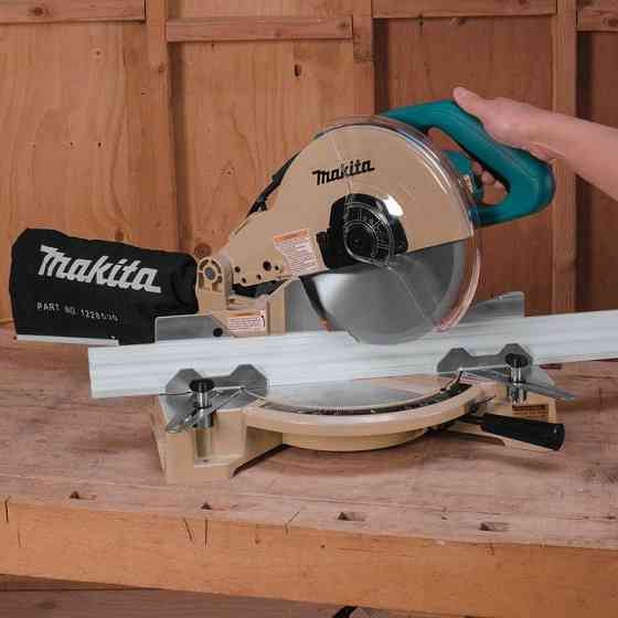 Ручная торцовочная пила без протяжки по дереву Makita LS1040N : 1650 Вт, глубина реза 93мм, круг 255 мм Киев