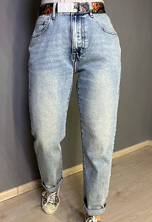 Джинси жіночі Dicesil 9160 Mom jeans comfort висока талія стрейчеві кольровий ремінь світло блакитні Одеса - фото 10