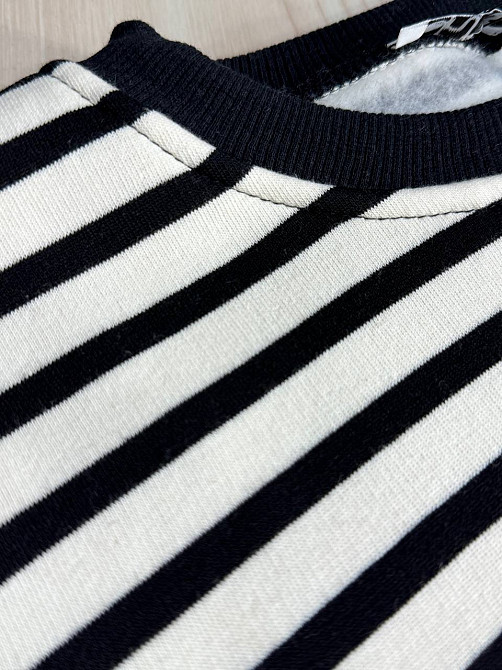 Світшот жіночий ENJOY 81966 утеплений у смужку з вишивкою серце чорний, чорний, S Київ - фото 16