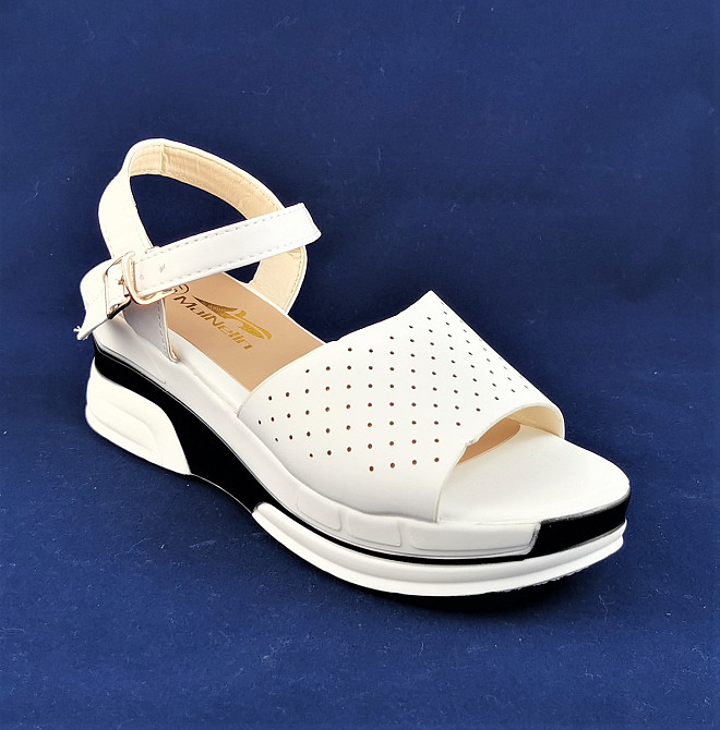 Жіночі Сандалі Босоніжки на Танкетці Платформа Білі Літні (розміри: 38,39,40) - К2 Дніпро - фото 7