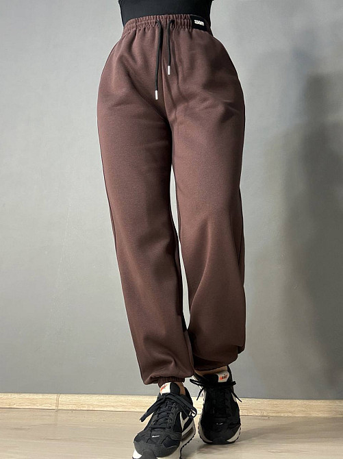 Брюки женские A-N 27068 спортивные джогеры с нашивкой на поясе коричневые, коричневый, L Киев - изображение 5