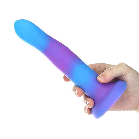Светящийся в темноте фаллоимитатор ADDICTION Rave 8″ Glow in the Dark Dildo Blue Purple, 20,3 см Sex Aura Киев