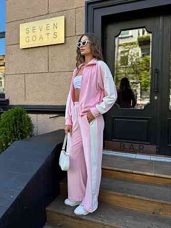 Жіночий стильний спортивний костюм зі вставками з королівського велюру. 50/52 Одеса