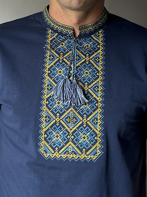 Чоловіча футболка вишиванка  синя  колір - індіго з жовто голубим орнаментом Київ - фото 2