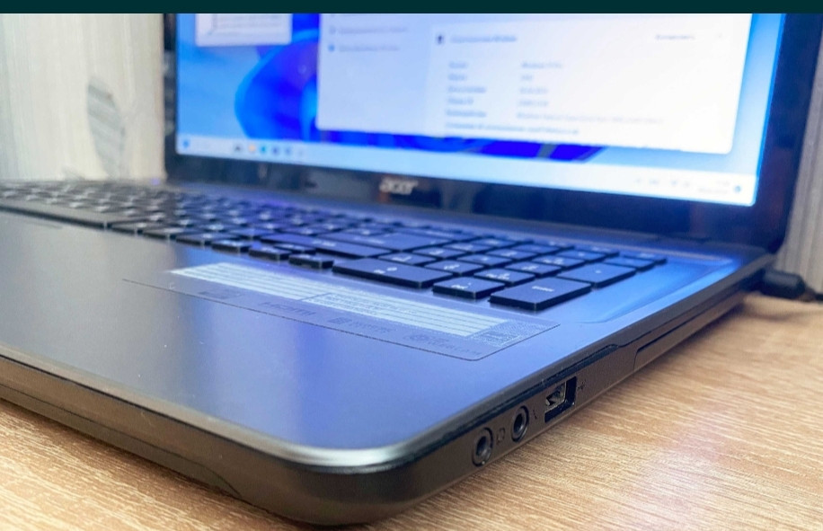 Гарний Ноутбук: ASER Aspire 17.3" E1-731G 4x Intel i5-3210M/8/500/ GF710M. Київ - фото 7