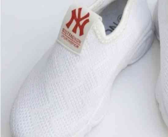 Кроссовки спортивные текстильные белые маломерят 17см 28размер Киев