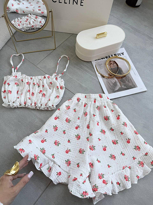 Женская нежная принтованная пижама: топ и шорты + резинка для волос натуральный муслин Молочный 2 Одесса - изображение 4