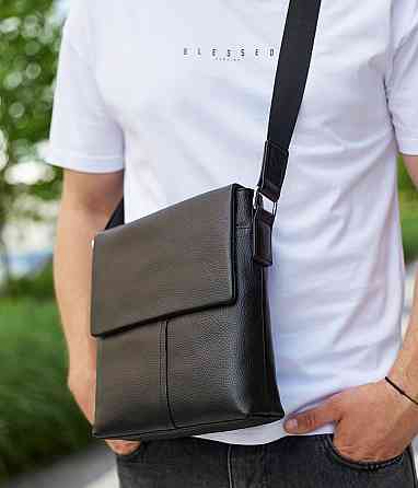 Чорна шкіряна чоловіча сумка через плече Tiding Bag Київ